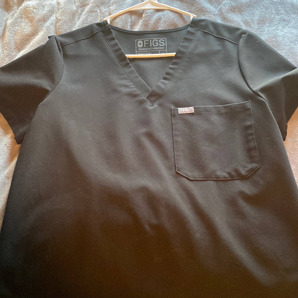 Figs scrub top